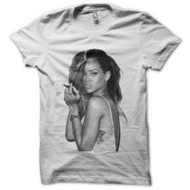 Shirt Rihanna pose cigarette blanc pour homme et femme