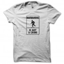 Shirt skateboarding is not a crime blanc pour homme et femme